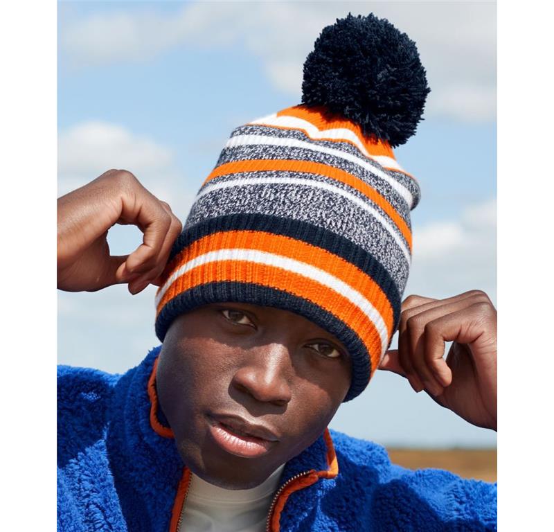 Pletena kapa s cofom B474R