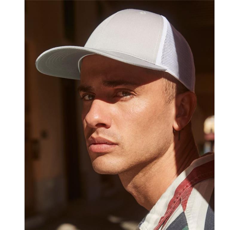 Kapa z mrežico B646